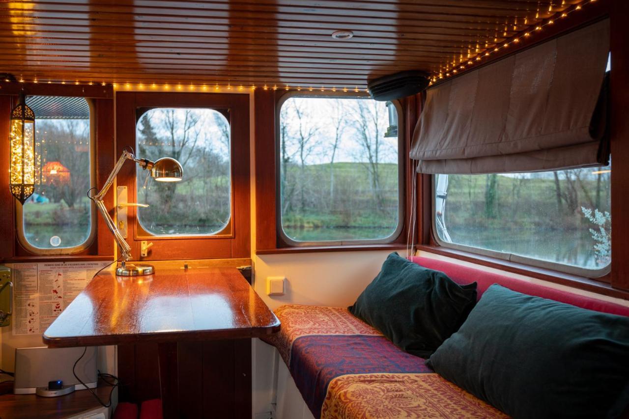 Bateau Peniche Au Coeur De Lille Bed & Breakfast ภายนอก รูปภาพ
